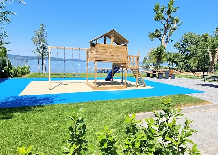 Apart-hotel Platán Relax With Lakeview